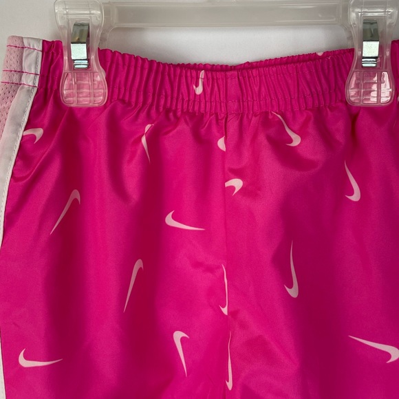 Nike Dri-Fit Pink Logo Shorts Girls 4 - Picture 6 of 12